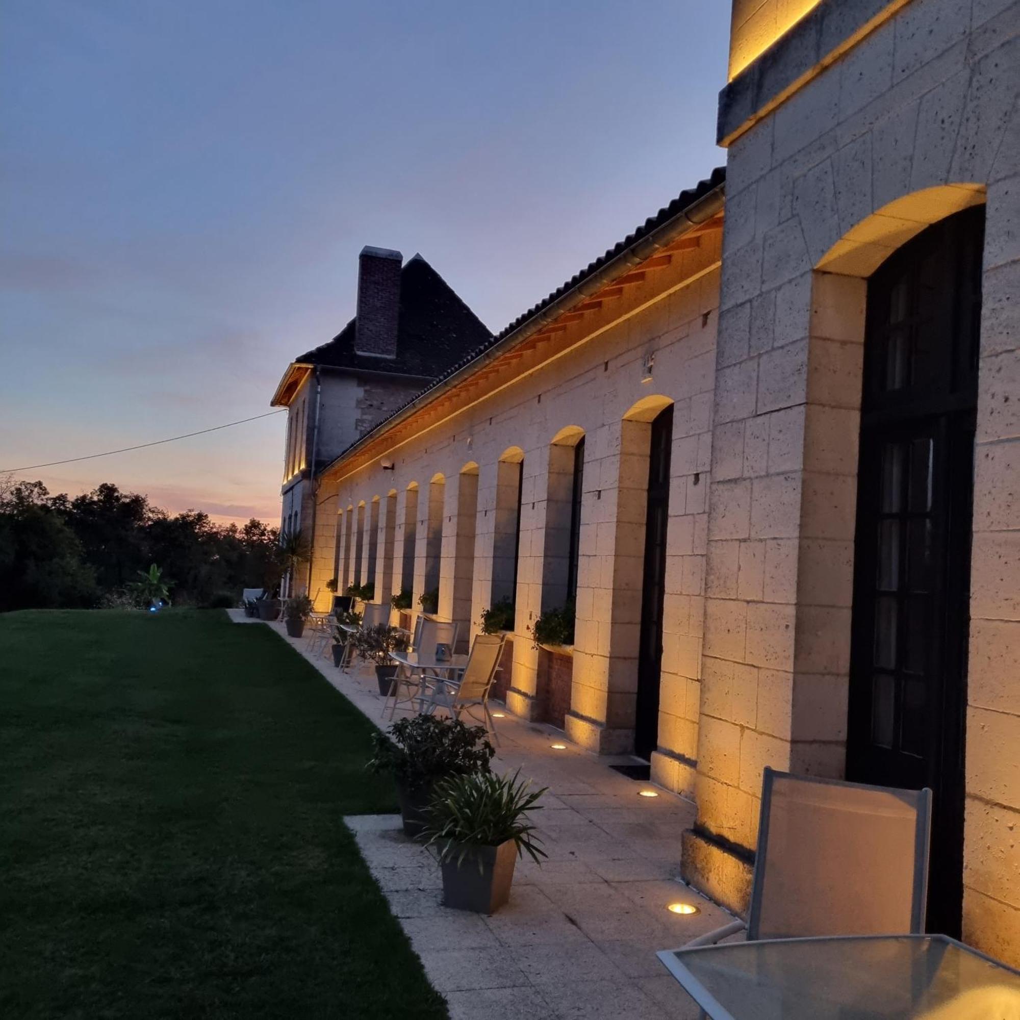 Chateau Neuf Le Desert Apartman Le Pizou Kültér fotó