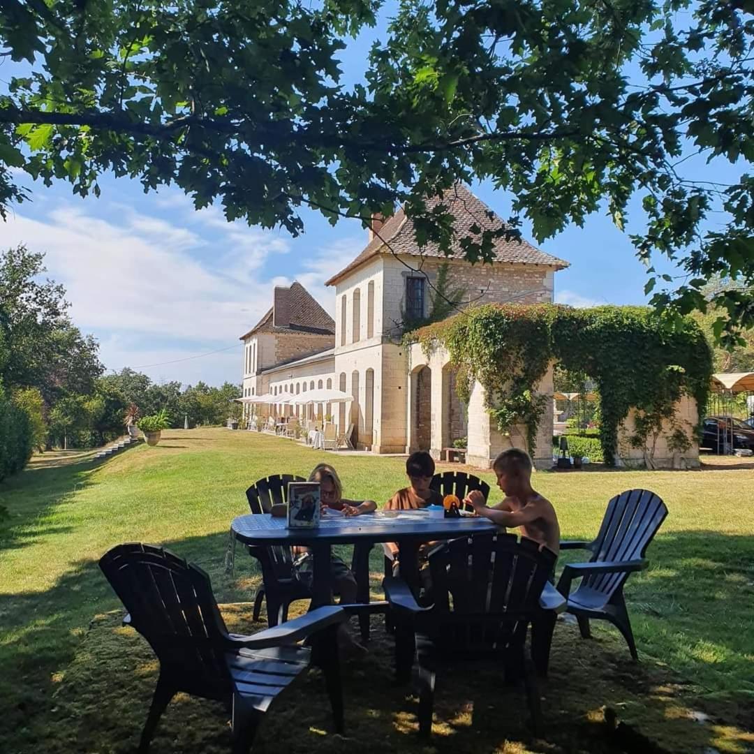Chateau Neuf Le Desert Le Pizou Kültér fotó