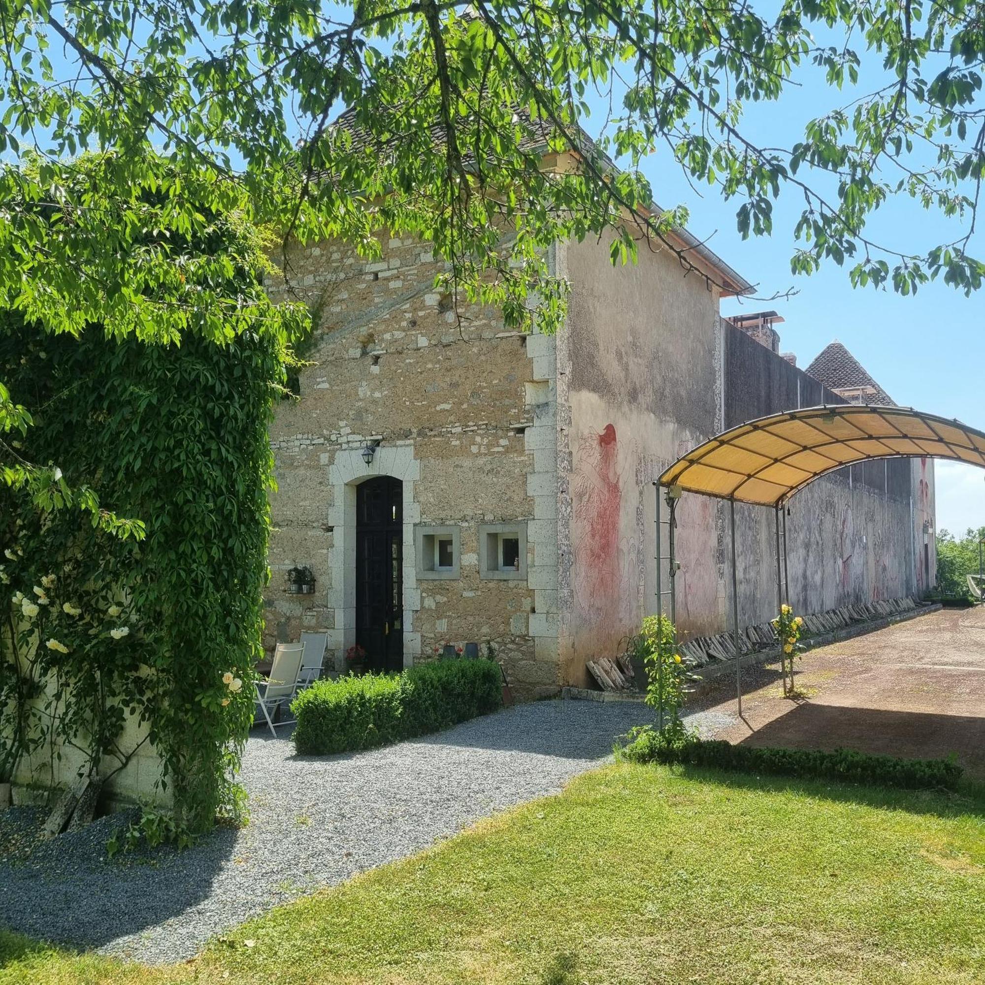 Chateau Neuf Le Desert Le Pizou Kültér fotó